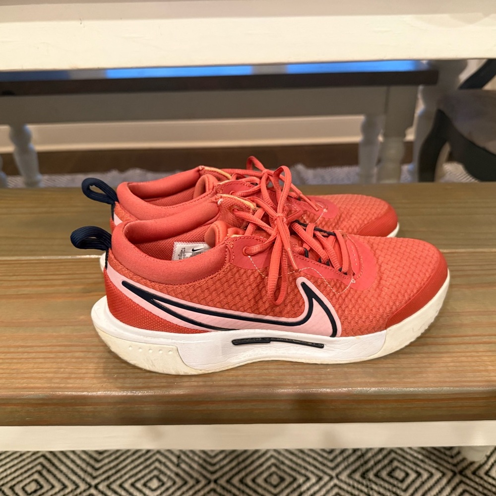 Women’s Nike Court Pro Zoom tennis “court” shoes 8 1/2